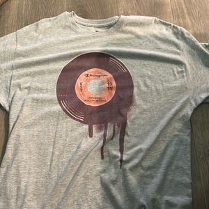 Athletic wear champion shirt